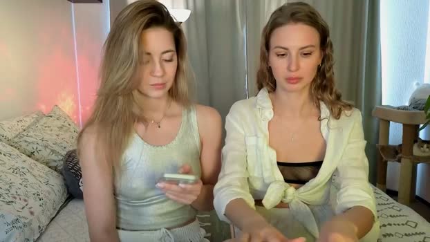 f1oraa Couple Chaturbate 13-03-2026