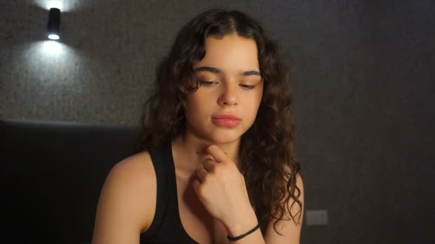 milyyclaars Female Chaturbate 17-03-2026