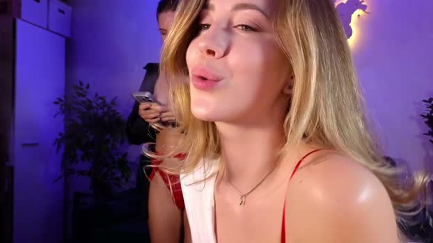 f1oraa Couple Chaturbate 19-03-2026