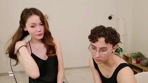 pinktwinss Couple Chaturbate 23-03-2026