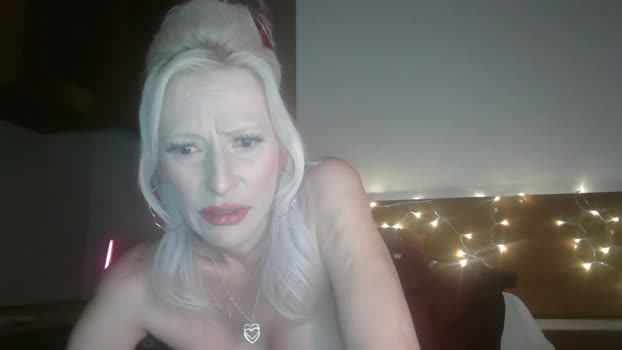 blondebaddiesummer Female Chaturbate 25-03-2026