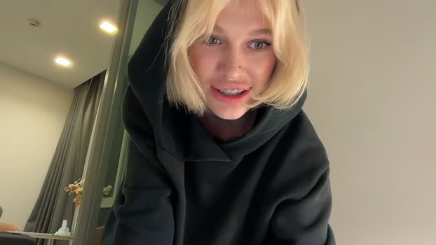 golden_alinee Female Chaturbate 05-04-2026