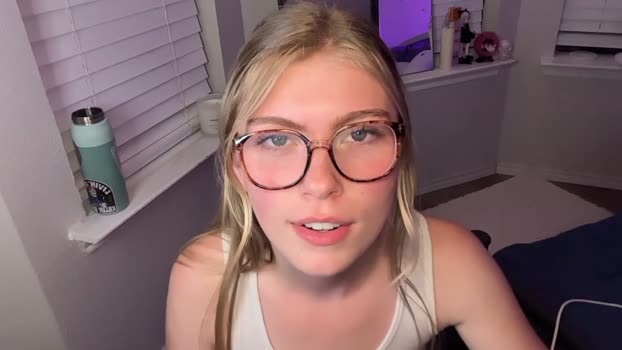 elliee81 Female Chaturbate 13-04-2026