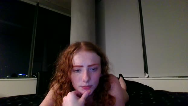 hellokitty2020luv Couple Chaturbate 14-04-2026