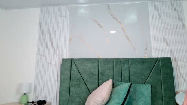 holy_un Couple Chaturbate 14-04-2026