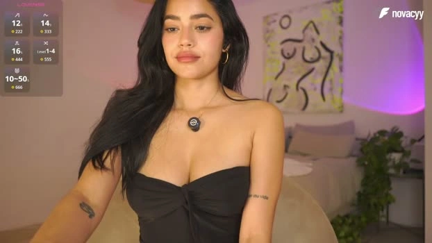 n_o_v_a 17-04-2026 Cam Show spanking kissing
