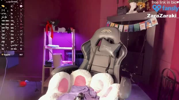 honey_pinkgreen 20-04-2026 Cam Show playtime fingering