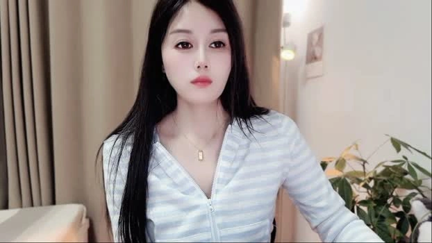 yuner0715 22-04-2026 Cam Show legs deep