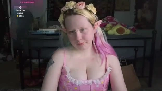 loricritter2 23-04-2026 Cam Show lovense tits