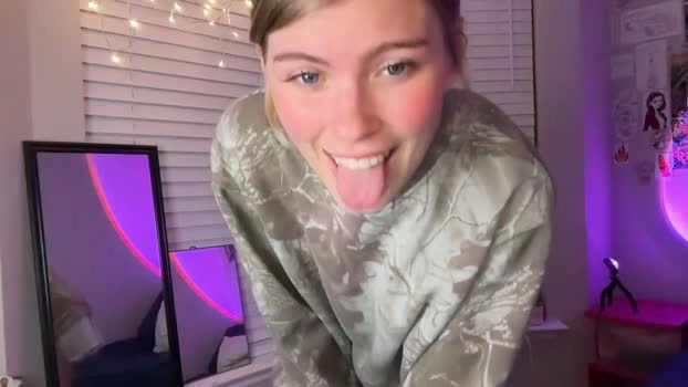 elliee81 24-04-2026 Cam Show lick kiss