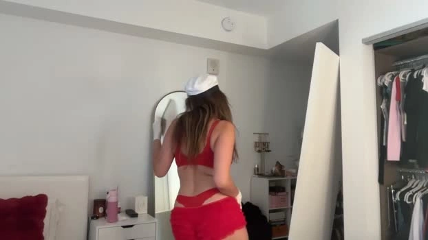 elenahere4u 28-04-2026 Cam Show lush natural