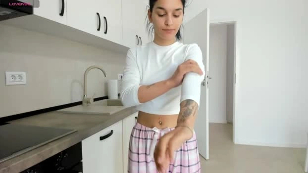 maya_and_guests 01-05-2026 Cam Show love hot