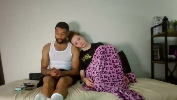 lizzyvonn 08-05-2026 Cam Show kissing fingers