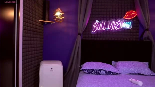 bull_vixen2001 19-05-2026 Cam Show striptease beautiful