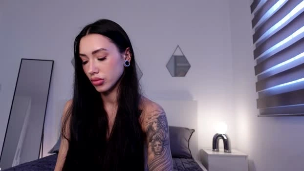 miladenver 21-05-2026 Cam Show fuckhard legs