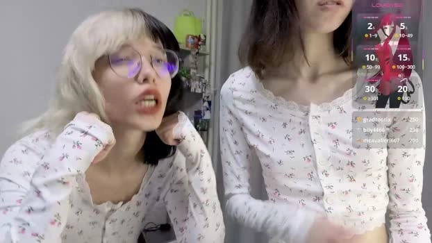 unforgettablehelen 05-06-2026 Cam Show legs kink