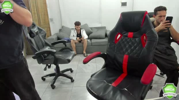 classied 12-06-2026 Cam Show fingers kissing