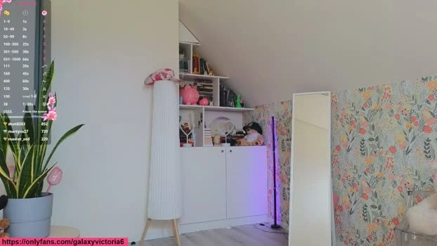 brilliantvictoria 14-06-2026 Cam Show toys big