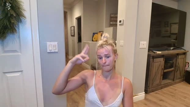 chloexbabe 15-06-2026 Cam Show fingering bigcock