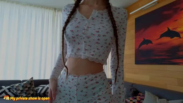 dianelawrence 15-07-2026 Cam Show strip spanking