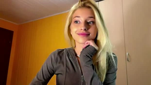 sabinamccrohan 21-07-2026 Cam Show Topless kissing